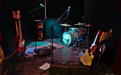 Samedi 8 février 2020  IsaAc Bonnaz Trio ( Folk/Afro /Soul)       Un univers vivant et coloré La musique d’IsaAc se vit, c’est un voyage intense et inédit.